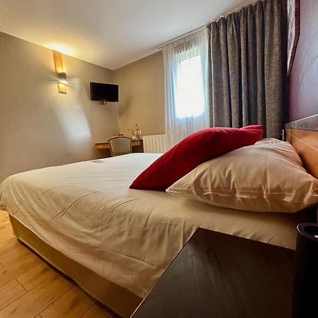 Hotel Les Arches Сен-Лари-Сулан Екстериор снимка