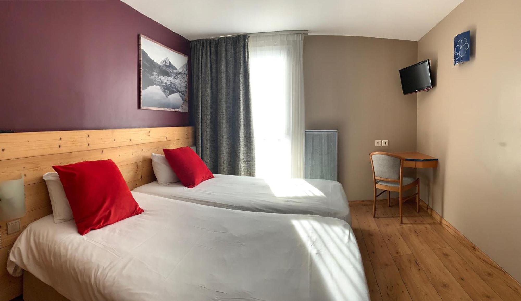 Hotel Les Arches Сен-Лари-Сулан Екстериор снимка