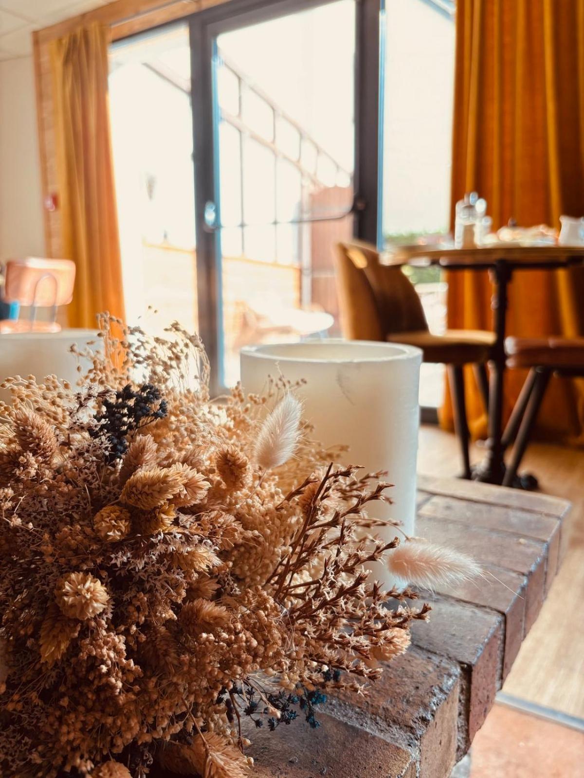 Hotel Les Arches Сен-Лари-Сулан Екстериор снимка