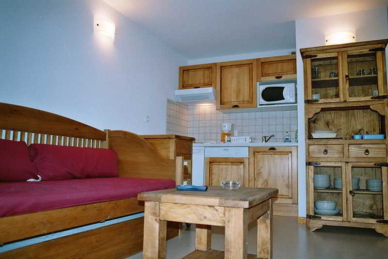 Hotel Les Arches Сен-Лари-Сулан Екстериор снимка