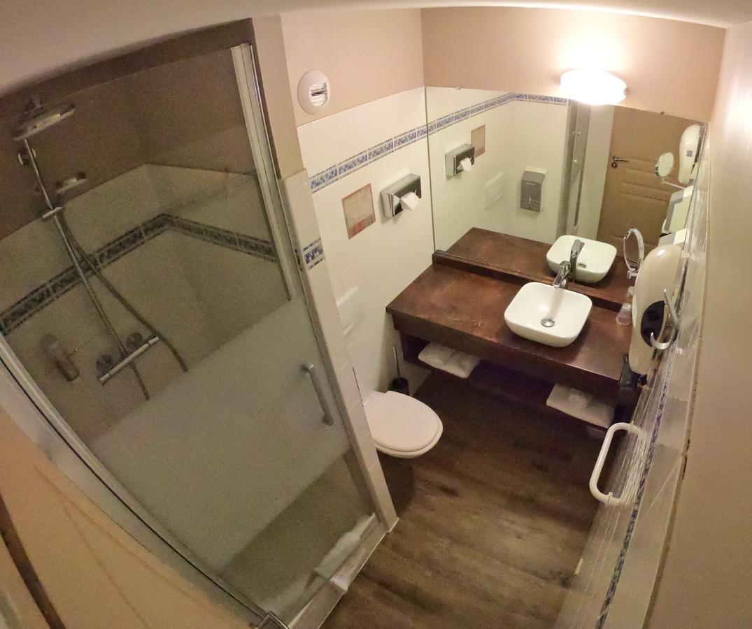 Hotel Les Arches Сен-Лари-Сулан Екстериор снимка